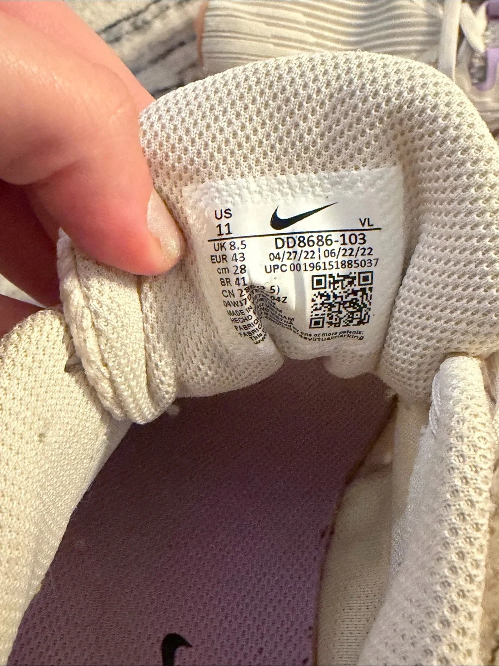 Nike Women’s White & Lavender Running Shoes